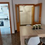 Apartamento Vacacional CID Mesa Salon 2
